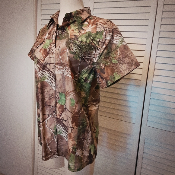 Camouflage Dura-Cool Technology Scotchguard Protect Button Down Top - Picture 15 of 16